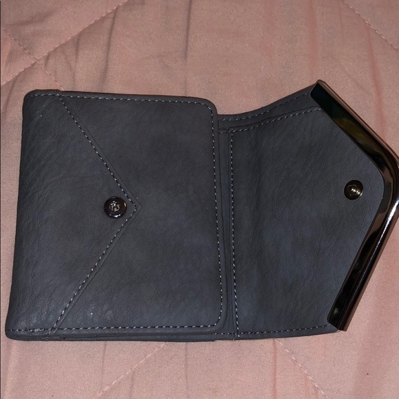 NWOT Charming Charlie Trifold Wallet - Picture 3 of 4